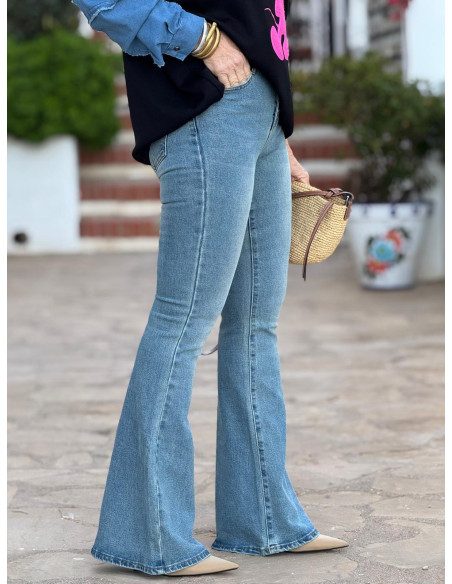 👖 Pantalón Vaquero Acampanado de Talle Alto | Estiliza tu Silueta ✨