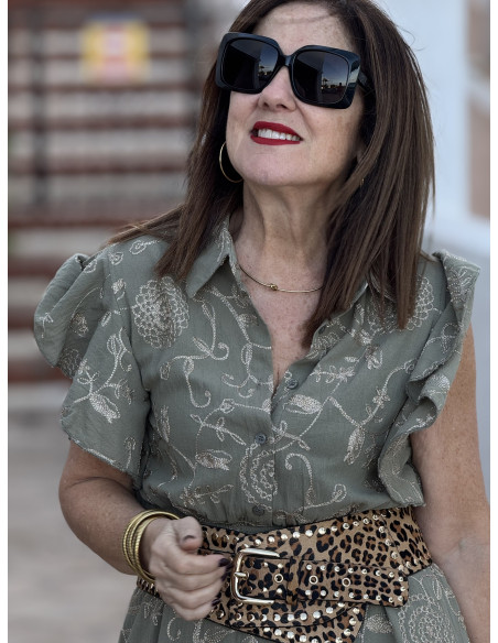 Vestido verde bordado con cuello camisero