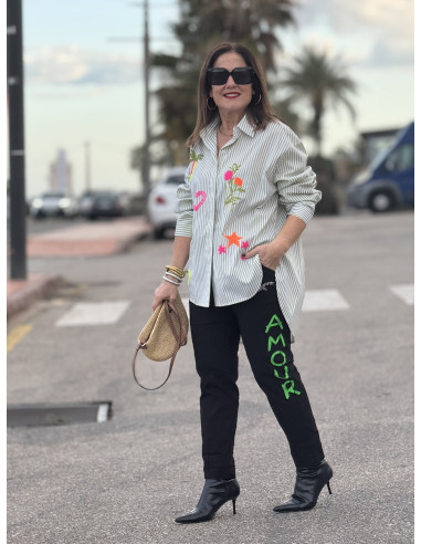 Camisa navy verde y blanca con bordados flúor