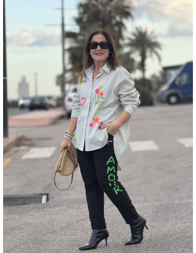 Camisa navy verde y blanca con bordados flúor