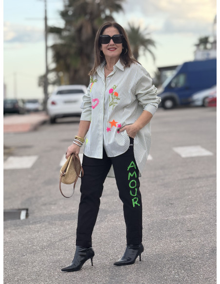 Camisa navy verde y blanca con bordados flúor