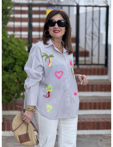 Camisa navy tostado y blanca con bordados flúor
