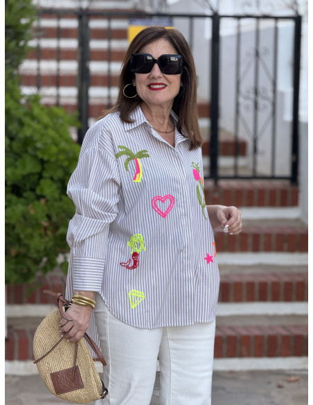 Camisa navy tostado y blanca con bordados flúor