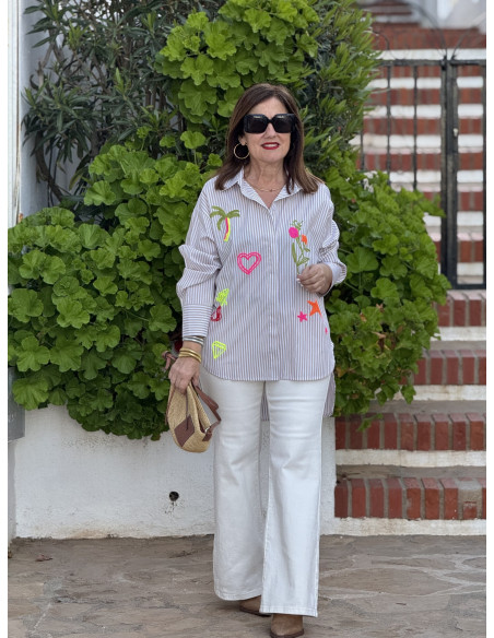 Camisa navy tostado y blanca con bordados flúor