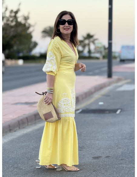 Conjunto de Dos Piezas amarillo: Falda y Cuerpo