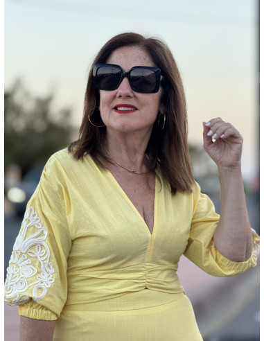 Conjunto de Dos Piezas amarillo: Falda y Cuerpo