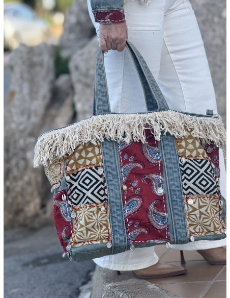 Bolso boho chic denim con flecos, conchas y tejidos combinados