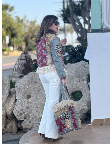 Bolso boho chic denim con flecos, conchas y tejidos combinados