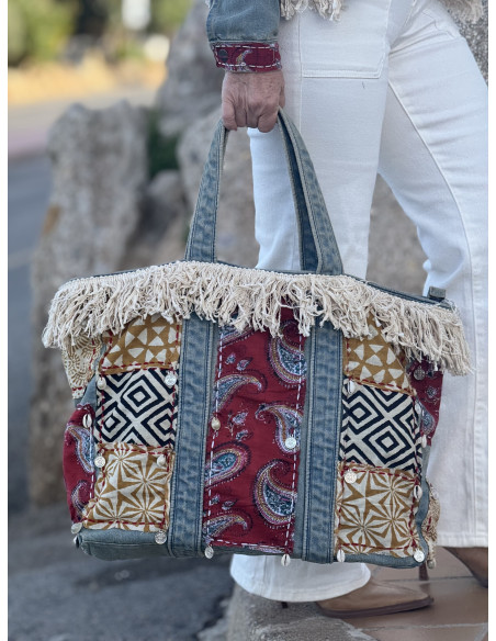 Bolso boho chic denim con flecos, conchas y tejidos combinados