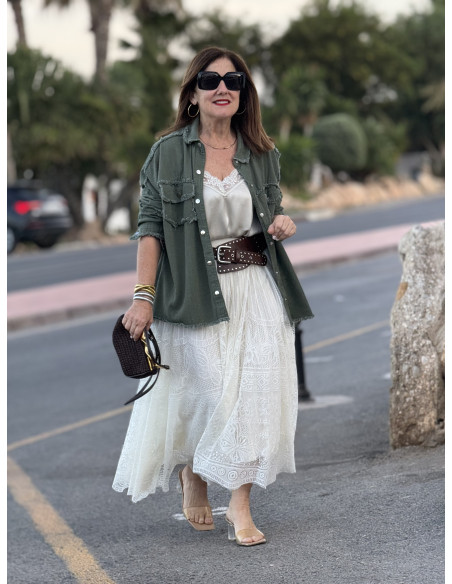 Falda de encaje crudo con forro microplisado y cintura elástica