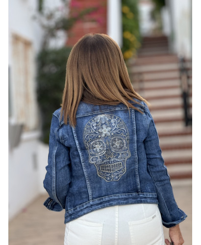 Cazadora Vaquera con calavera bordada 2