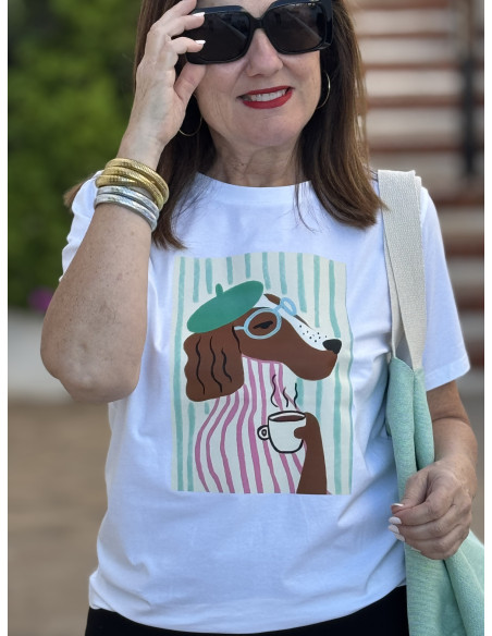 Camiseta blanca con ilustración de perrito chic