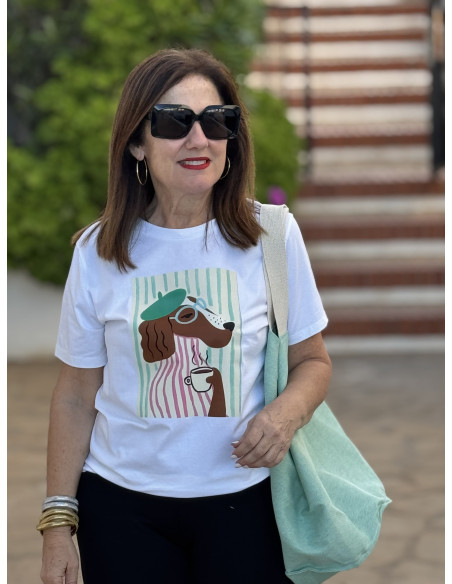 Camiseta blanca con ilustración de perrito chic