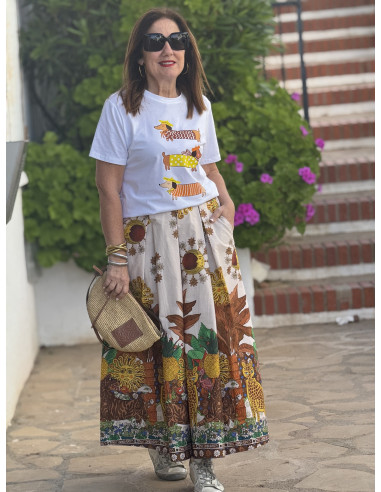 Camiseta blanca con dibujo de perritos salchicha