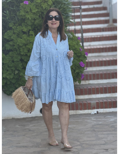 Vestido corto babydoll en bordado inglés celeste