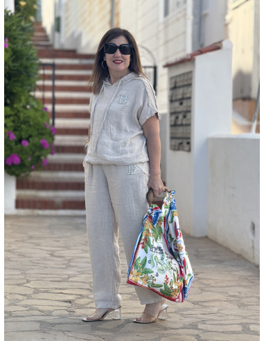 Pantalón de lino tostado con detalle de abalorios