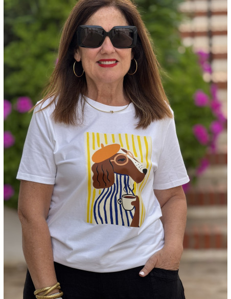 Camiseta blanca con ilustración de perrito chic amarillo