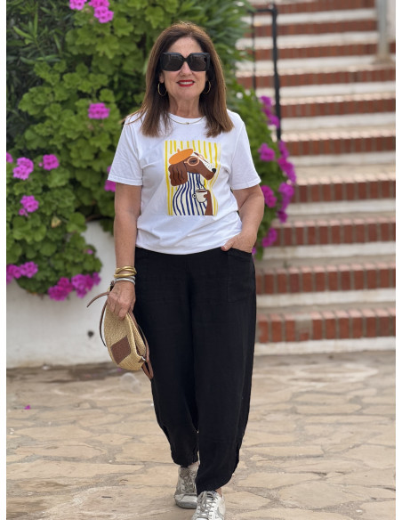 Camiseta blanca con ilustración de perrito chic amarillo