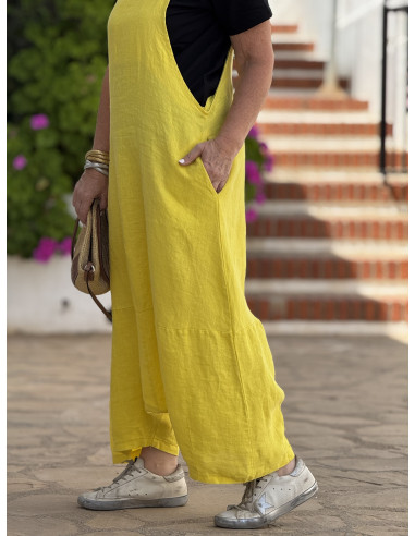 Mono baggy de lino amarillo con bolsillos...