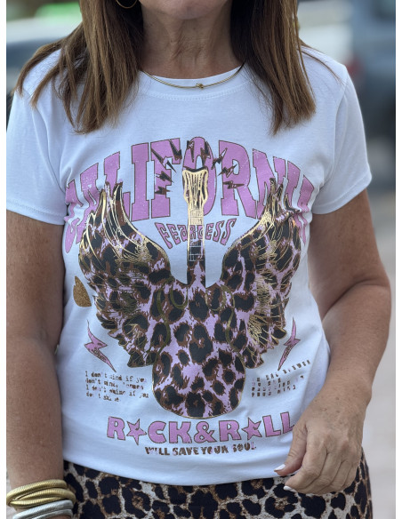 Camiseta blanca CALIFORNIA con alas en animal print y detalles dorados