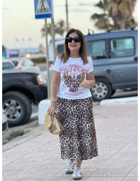 Camiseta blanca CALIFORNIA con alas en animal print y detalles dorados