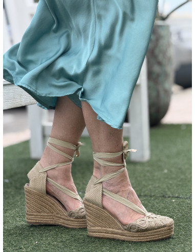 Cuñas de esparto con cintas en crudo y diseño...
