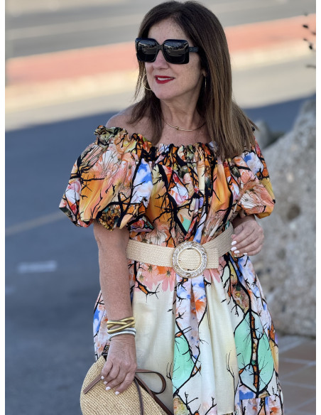 Vestido largo estampado floral con hombros descubiertos tierra