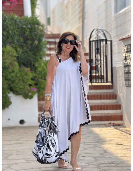 Vestido crudo con piculina y corte asimétrico