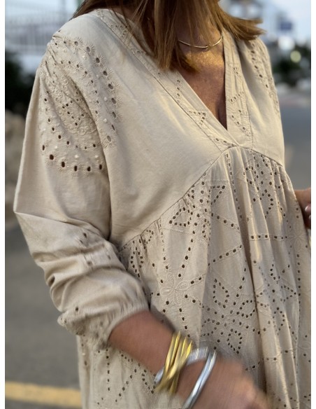 💚 Vestido Bordado Inglés Camel: Elegancia y Estilo sin Esfuerzo 🌟