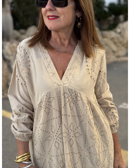 💚 Vestido Bordado Inglés Camel: Elegancia y Estilo sin Esfuerzo 🌟