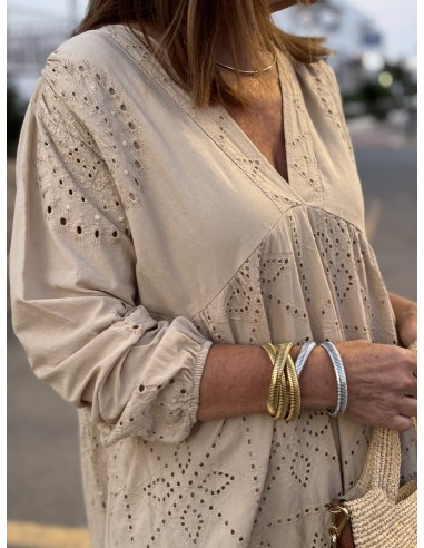 💚 Vestido Bordado Inglés Camel: Elegancia y...