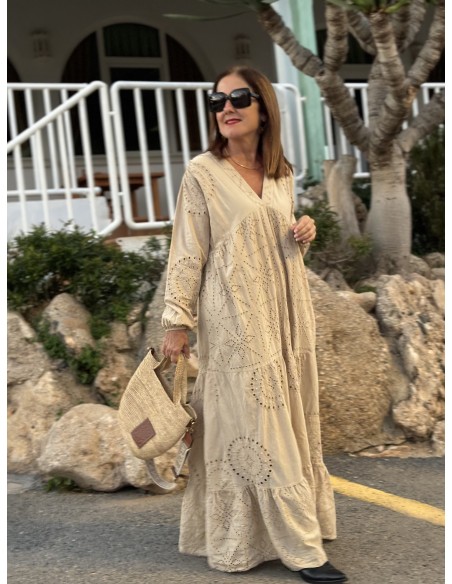 💚 Vestido Bordado Inglés Camel: Elegancia y Estilo sin Esfuerzo 🌟