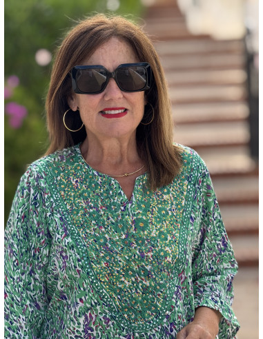 Vestido corto estampado verde con pecherín bordado