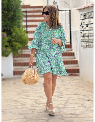 Vestido corto estampado verde con pecherín bordado