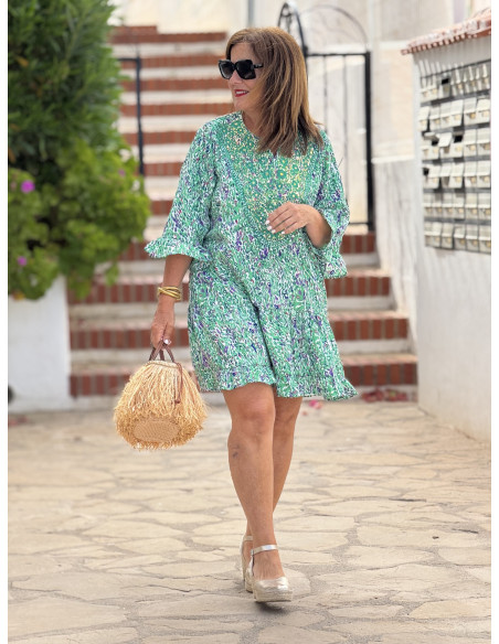 Vestido corto estampado verde con pecherín bordado
