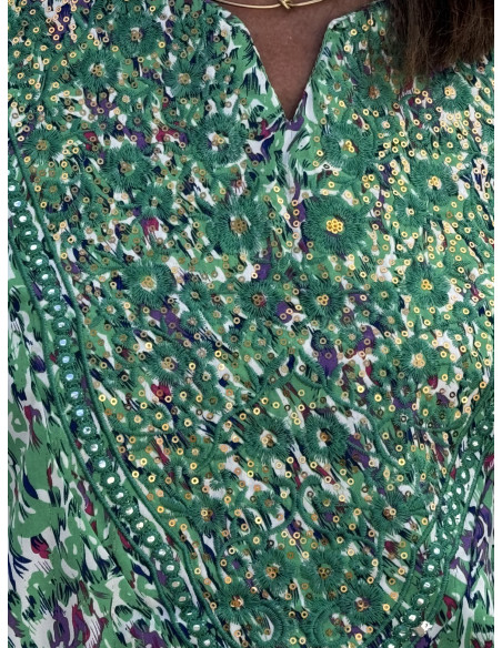 Vestido corto estampado verde con pecherín bordado