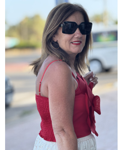 Top rojo con flor frontal espectacular 2