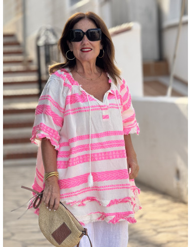 Blusón Crudo con Bordado Flúor Rosa