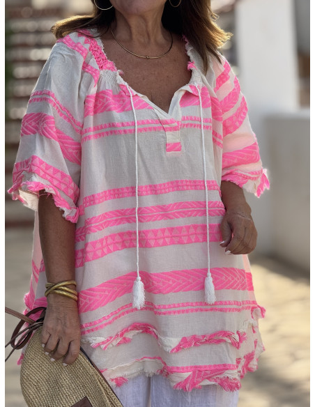 Blusón Crudo con Bordado Flúor Rosa