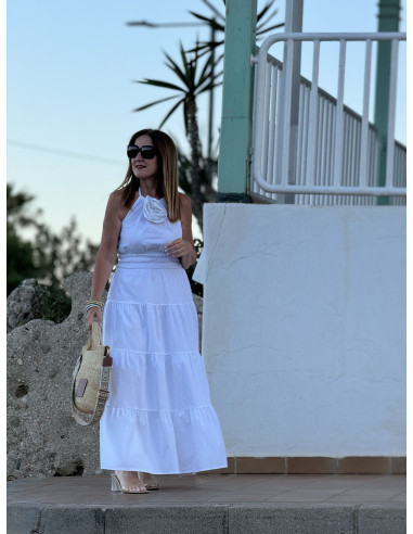 Vestido Blanco Anudado al Cuello con Flor en...