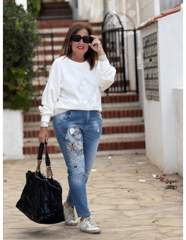Jeans denim con Mickey en strass y detalle...
