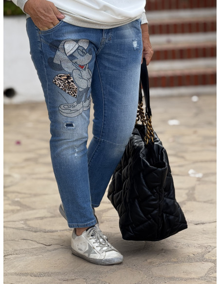 Jeans denim con Mickey en strass y detalle animal print