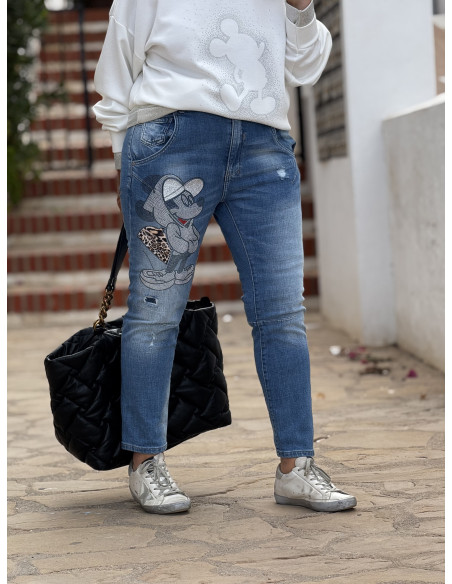 Jeans denim con Mickey en strass y detalle animal print