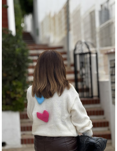 Cárdigan crudo con corazones de colores