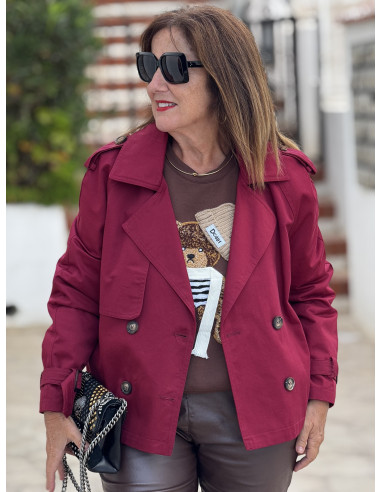 Gabardina corta en color granate
