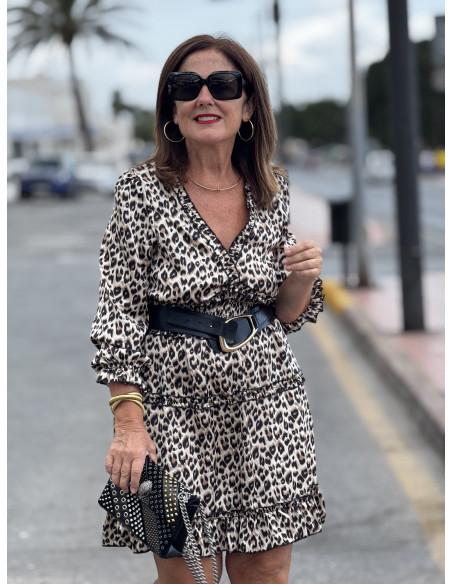 Vestido corto animal print con escote pico