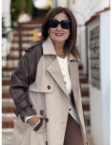 Gabardina tostada con Mangas de Efecto Piel marrón