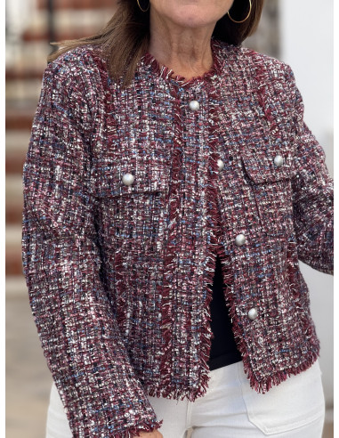 Chaqueta de tweed burdeos con botones plateados