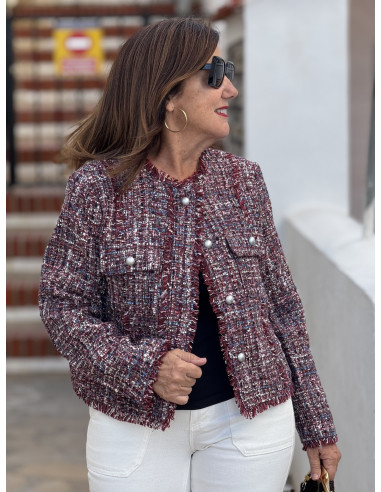 Chaqueta de tweed burdeos con botones plateados