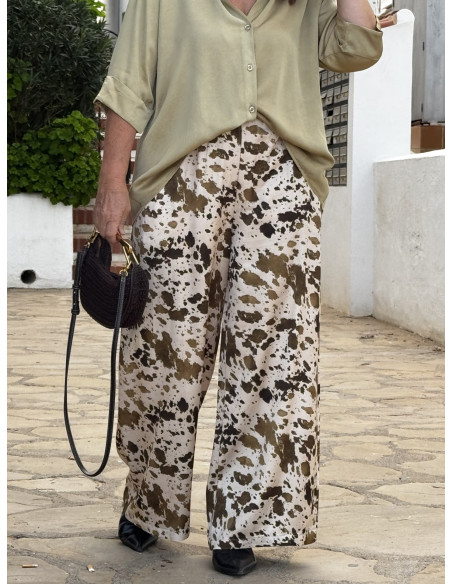 Pantalón satén estampado tonos verdes y marrón